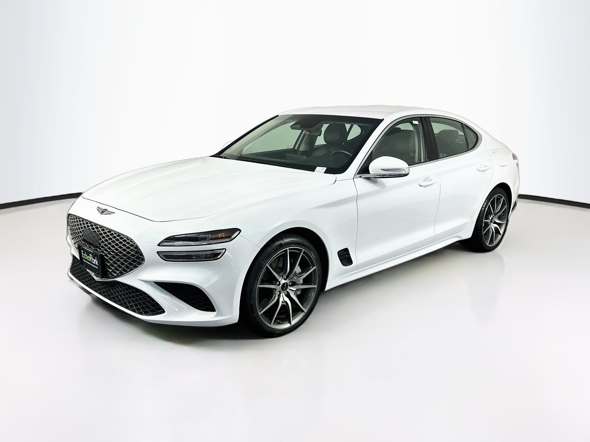 Used 2025 Genesis G70 2.5T RWD image 3