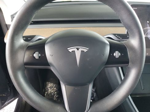 Used 2021 Tesla Model Y Long Range image 21
