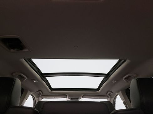 Used 2023 Acura MDX SH-AWD image 18