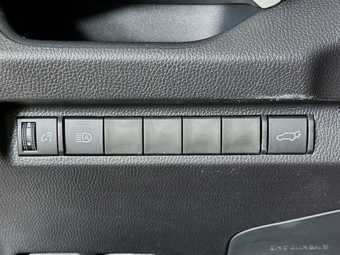 Used 2025 Toyota RAV4 XLE Premium image 17