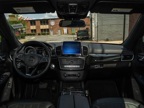 Used 2018 Mercedes-Benz GLS 450 4MATIC image 3