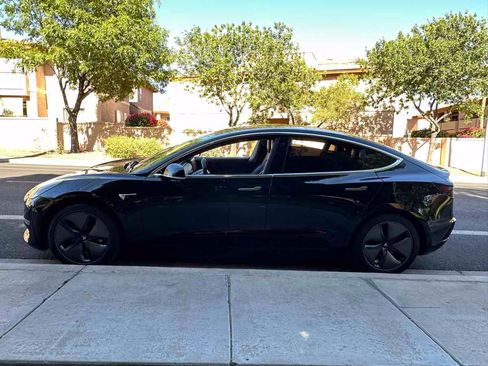 Used 2018 Tesla Model 3 Long Range RWD image 5