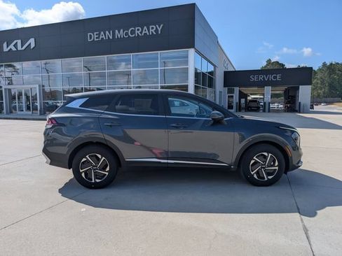 Used 2025 Kia Sportage LX FWD image 6