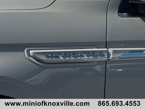 Used 2023 Lincoln Navigator Reserve AWD/4WD image 10