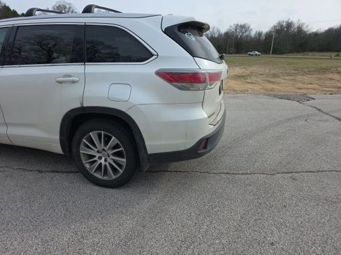 Used 2014 Toyota Highlander XLE AWD/4WD image 6