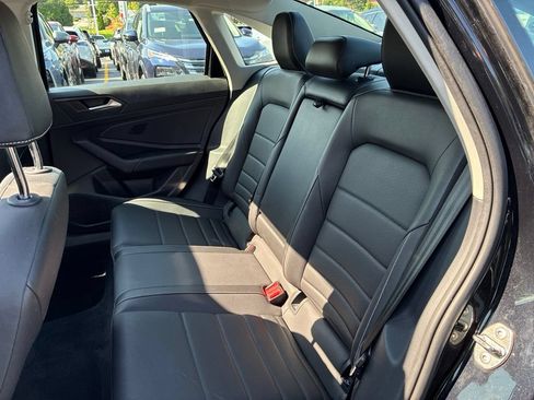 Used 2022 Volkswagen Jetta SE FWD image 25
