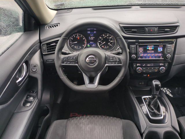 Used 2018 Nissan Rogue SV w/ Premium Package AWD/4WD image 16