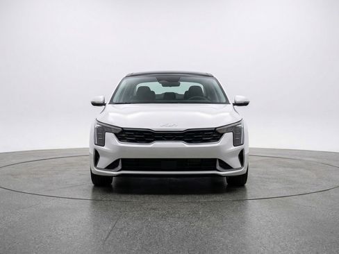 Used 2025 Kia K4 FWD image 2