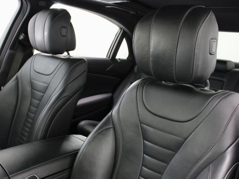 Used 2019 Mercedes-Benz S 560 Sedan image 34