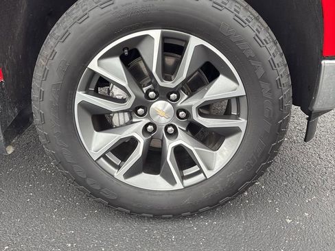 Used 2023 Chevrolet Silverado 1500 LT AWD/4WD image 13