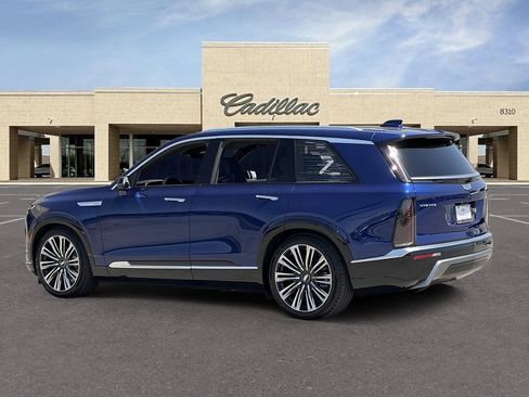 Used 2026 Cadillac Vistiq Premium Luxury w/ LPO, Floor Liner Package AWD/4WD image 7