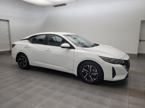 Used 2024 Nissan Sentra SV FWD image 11