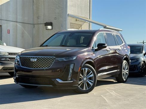 Used 2021 Cadillac XT6 Premium Luxury image 1