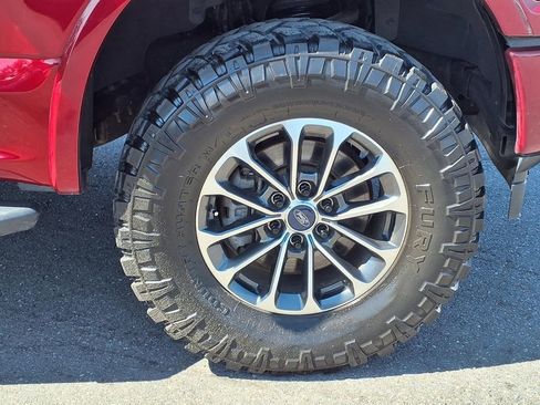 Used 2018 Ford F150 XLT w/ Equipment Group 302A Luxury AWD/4WD image 9