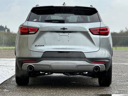 New 2025 Chevrolet Blazer LT w/ Midnight/Sport Edition image 6
