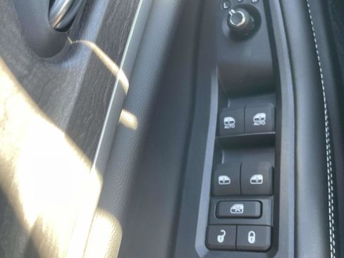 New 2025 Jeep Grand Cherokee L Limited w/ Black Appearance Package image 9