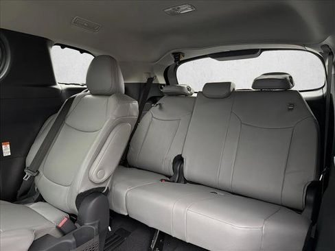 New 2026 Toyota Sienna XLE image 23
