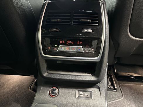 Used 2023 BMW X7 xDrive40i w/ Executive Package image 35