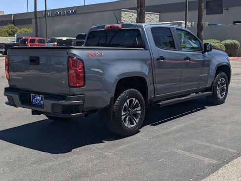 Used 2022 Chevrolet Colorado Z71 AWD/4WD image 2