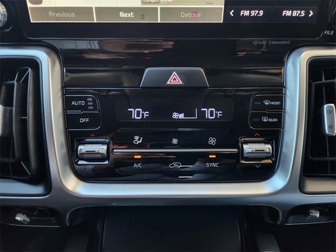 Used 2022 Kia Sorento S image 18