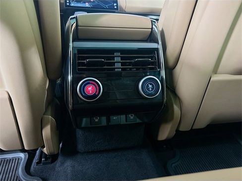 Used 2025 Land Rover Range Rover Sport SE image 23