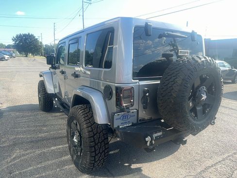 Used 2017 Jeep Wrangler Unlimited Sahara AWD/4WD image 6