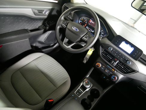 Used 2020 Ford Escape S image 9