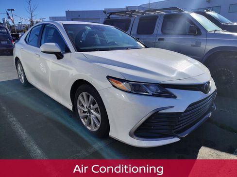 Used 2024 Toyota Camry LE image 3