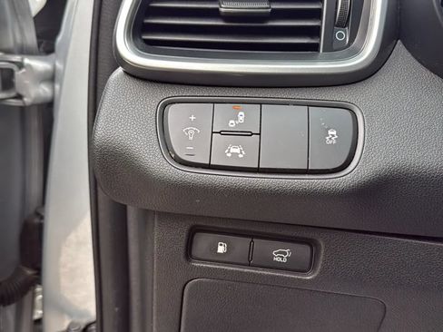 Used 2019 Kia Sorento EX FWD image 16