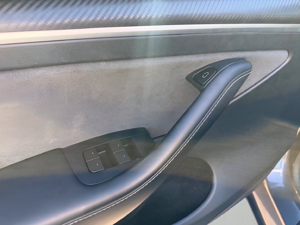 Used 2023 Tesla Model Y Long Range AWD/4WD image 17