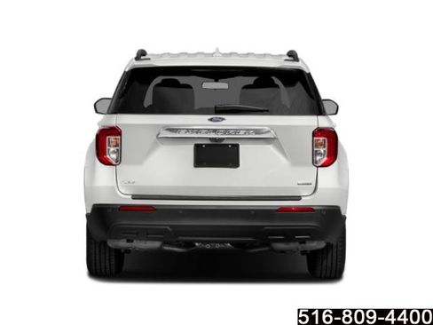 Used 2022 Ford Explorer XLT w/ Equipment Group 202A image 6