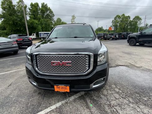 Used 2016 GMC Yukon Denali w/ Enhanced Security Package AWD/4WD image 3