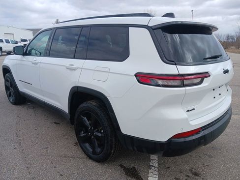 Used 2024 Jeep Grand Cherokee L Limited w/ Black Appearance Package image 4