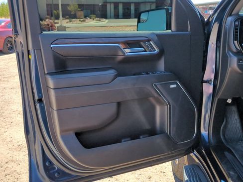 Used 2023 GMC Sierra 1500 SLT w/ SLT Premium Package AWD/4WD image 12
