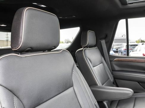 Used 2021 Chevrolet Tahoe Premier w/ Premium Package AWD/4WD image 41