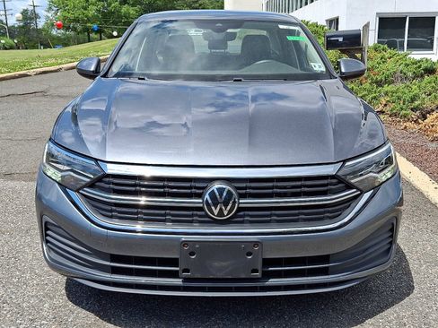 Used 2022 Volkswagen Jetta SE FWD image 2