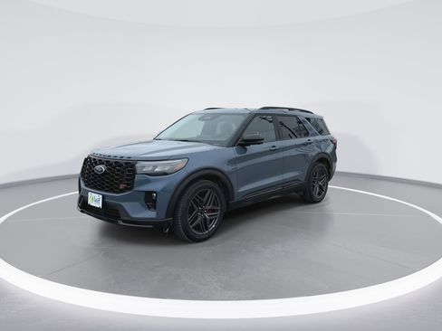 Used 2025 Ford Explorer ST w/ Sun And Sound Package image 4