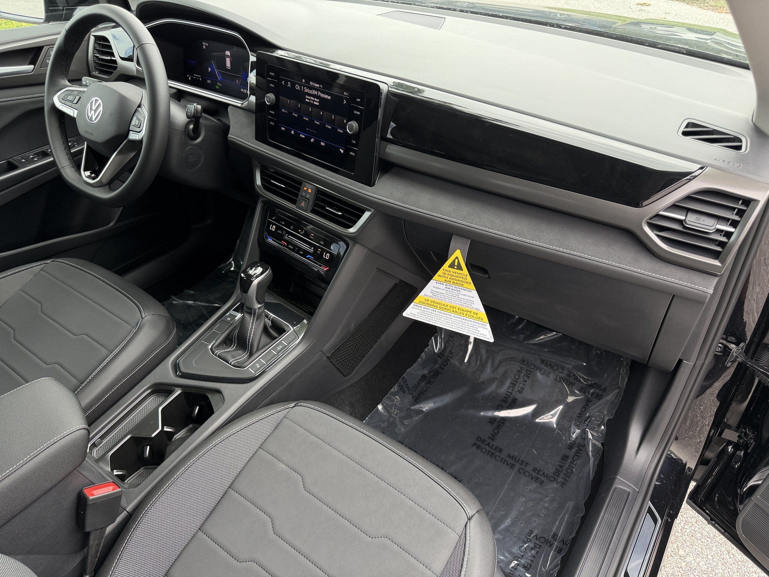 New 2026 Volkswagen Taos SE FWD image 12