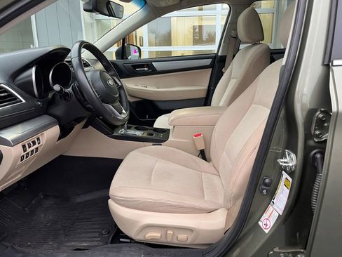 Used 2019 Subaru Outback 2.5i Premium image 16