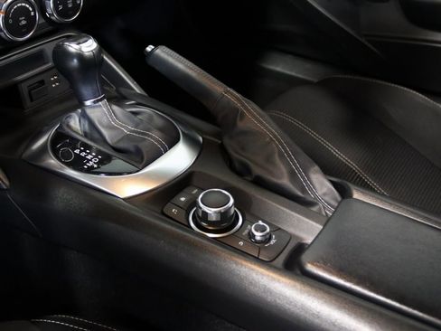 Used 2017 FIAT 124 Spider Classica image 38