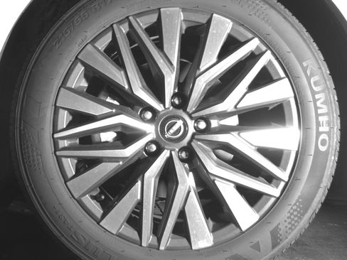 Used 2025 Nissan Altima 2.5 SV FWD image 12