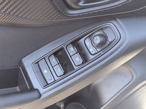 Certified 2023 Subaru Crosstrek 2.0i image 21