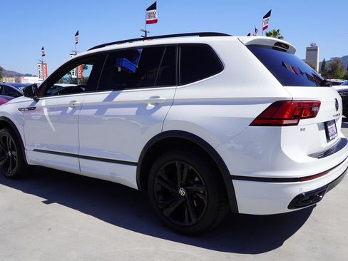 Used 2023 Volkswagen Tiguan SE R-Line FWD image 5