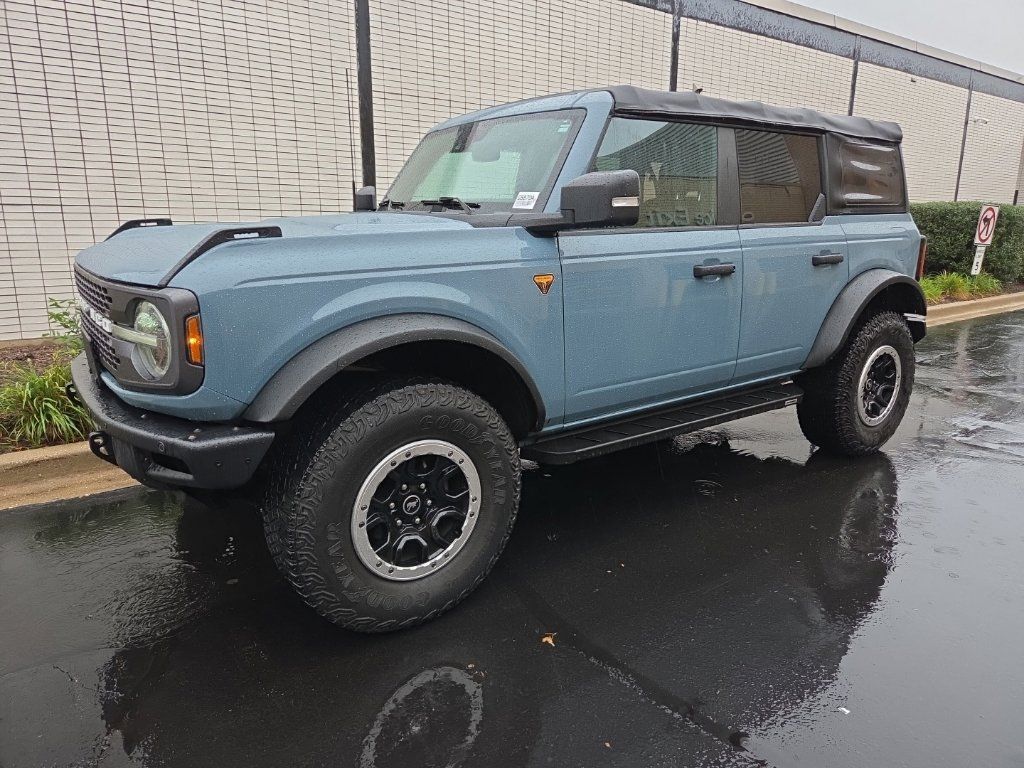 Used 2021 Ford Bronco Badlands AWD/4WD image 2