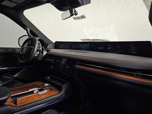 New 2025 Lincoln Navigator L Black Label image 9