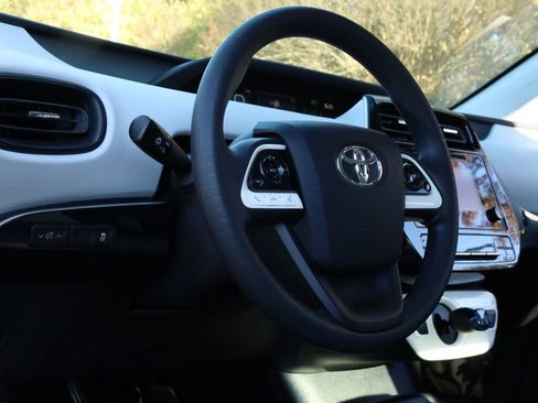 Used 2016 Toyota Prius Two image 16