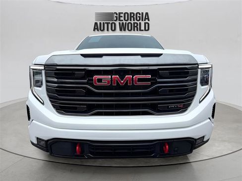 Used 2022 GMC Sierra 1500 AT4 w/ AT4 Preferred Package image 8