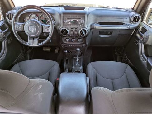 Used 2018 Jeep Wrangler Sport AWD/4WD image 13