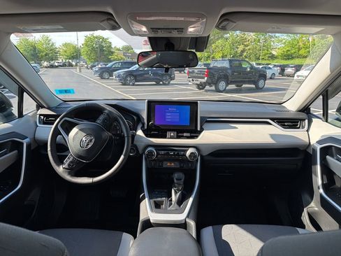 Used 2023 Toyota RAV4 XLE w/ Convenience Package AWD/4WD image 17