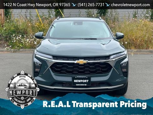 New 2026 Chevrolet Trax LT w/ LT Convenience Package FWD image 2